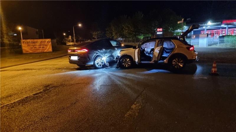 Beide Fahrzeuge waren nicht mehr fahrbereit.