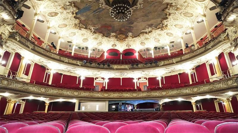 Beier leitet das Theater gegenüber dem Hamburger Hauptbahnhof bereits seit 2013. (Archivbild)