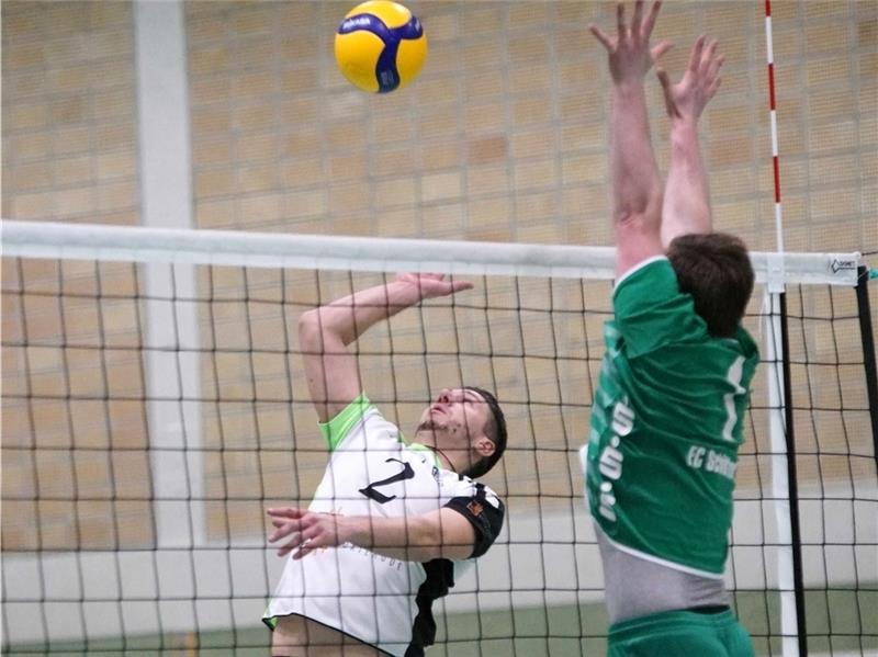 Beim 0:3 gegen Schüttorf hatten die Volleyballer des TSV Buxtehude-Altkloster um Andreas Stammer zu wenig klare Angriffsaktionen. Fotos: Jens Knaepel