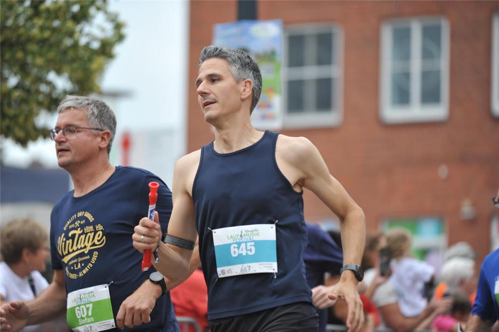 Beim 19. Lauf- und Musikfestival in Harsefeld gingen über 1200 Läuferinnen und L...