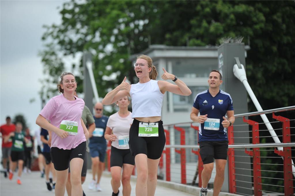 Beim 19. Lauf- und Musikfestival in Harsefeld gingen über 1200 Läuferinnen und L...