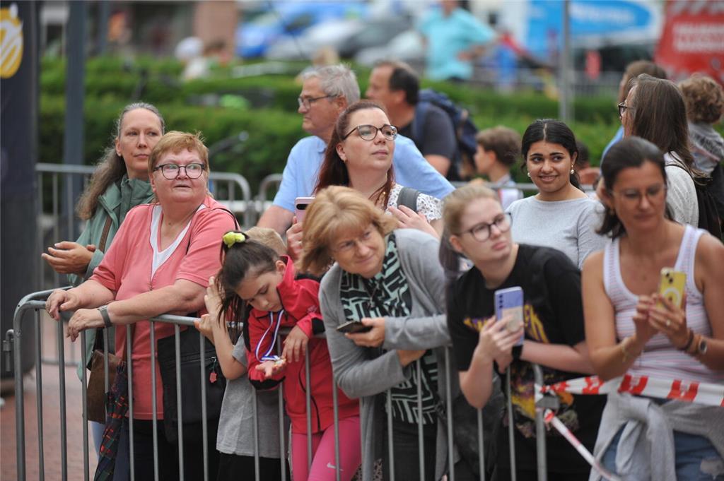 Beim 19. Lauf- und Musikfestival in Harsefeld gingen über 1200 Läuferinnen und L...