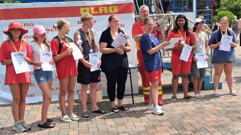 Beim 24-Stunden-Schwimmen der DLRG Ortsgruppe Harsefeld herrschte großer Andrang.