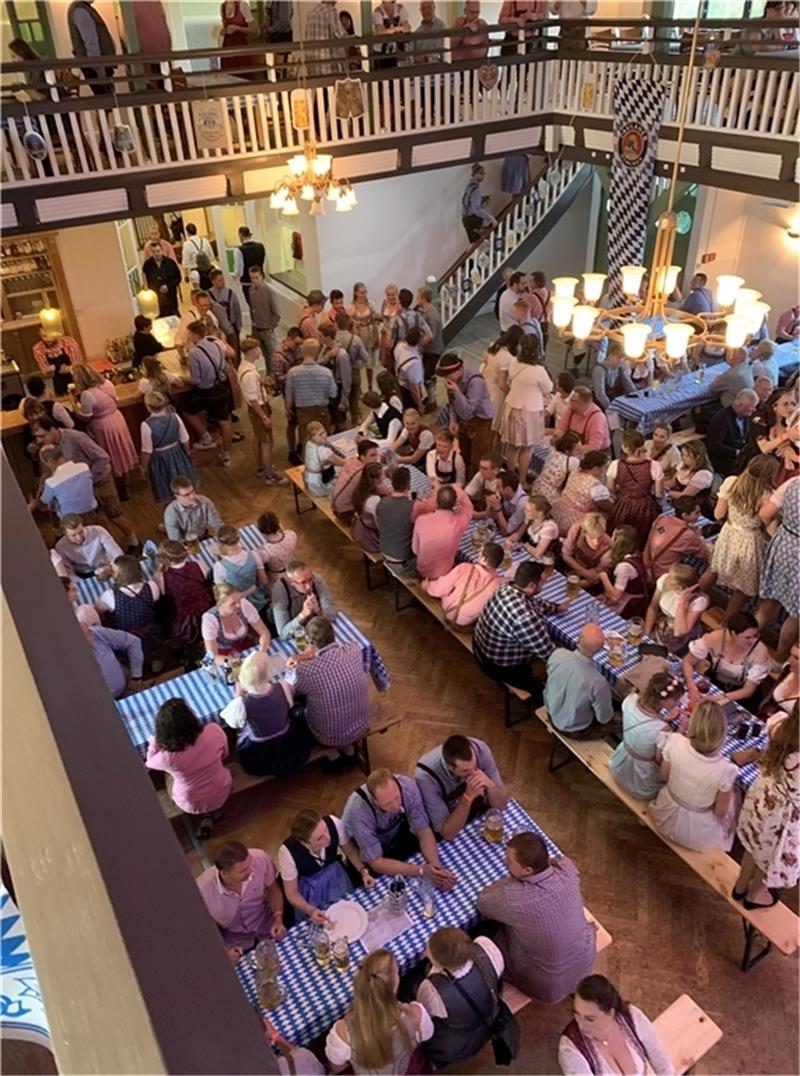 Kartenverkauf für Altländer Oktoberfest Beim Altländer Oktoberfest im Fährhaus Kirschenland in Jork-Wisch kann auch dieses Jahr wieder zünftig gefeiert werden.