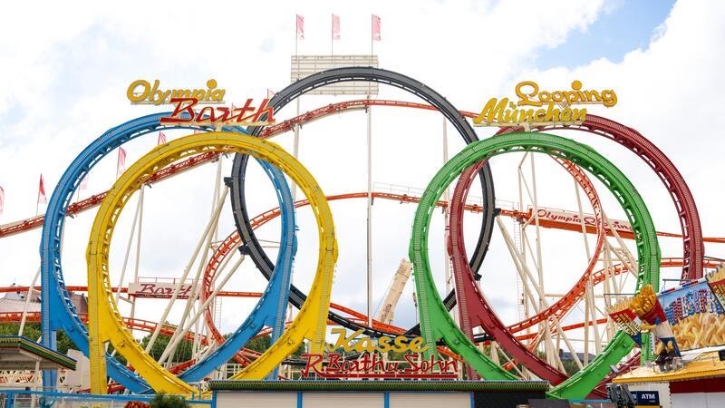 Tödlicher Unfall vor Wiesn: Achterbahn-Aufbau geht weiter Beim Aufbau der legendären „Olympia Looping“-Achterbahn wurde ein Arbeiter tödlich verletzt.