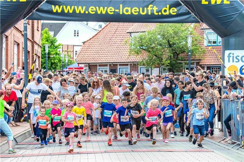 Startschuss für Anmeldungen zum 17. Lauf- und Musikfestival Beim Bambini-Lauf geht es über 970 Meter durch die Marktstraße im Harsefelder Ortszentrum. Foto: Martin Elsen
