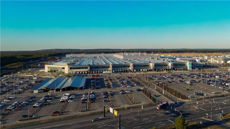 CDU-Chef: Niedersachsen verpasst KI-Großchance Beim Begriff Gigafactory dürften viele an den Tesla-Standort in Brandenburg denken. Nun geht es aber um europäische KI-Rechenzentren. (Archivbild)