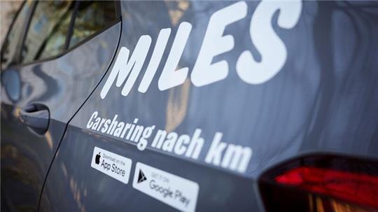 Beim Berliner Carsharer Miles verfügten Ende 2023 nur noch knapp 17 Prozent aller Leihwagen über einen Elektroantrieb.