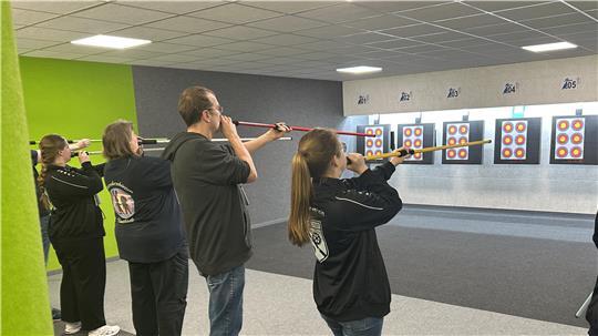Beim Blasrohrschießen wurden in Drochtersen Topergebnisse abgeliefert.