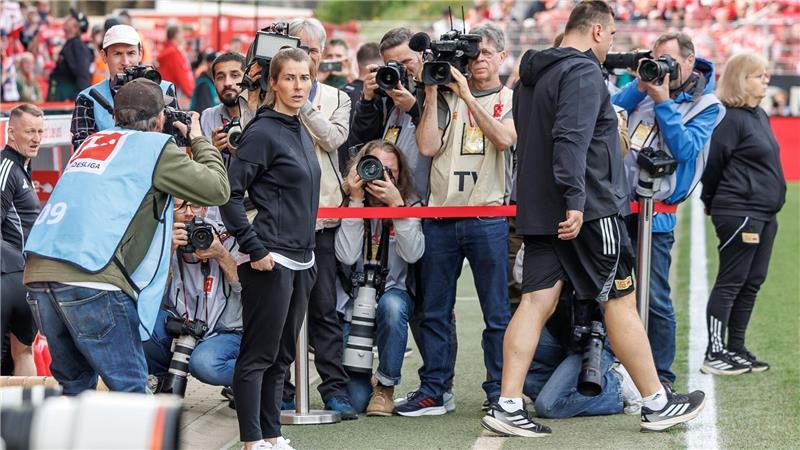 Beim Debüt in Mittelpunkt: Jeder Fotograf wollte ein Bild von Marie-Louise Eta. (Archivbild)