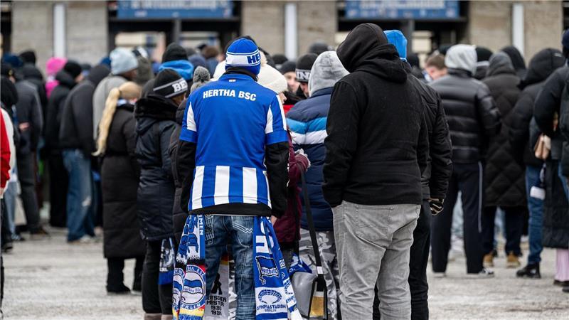 Beim Einlass der Hertha-Fans blieb es ruhig.