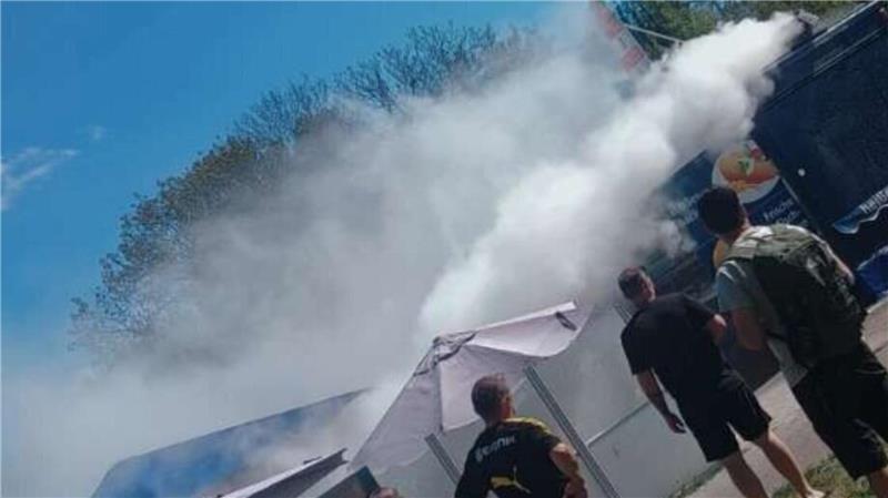 Fritteusen-Brand in Otterndorfer Fischbude Beim Eintreffen der Einsatzkräfte war eine starke Rauchentwicklung sichtbar.