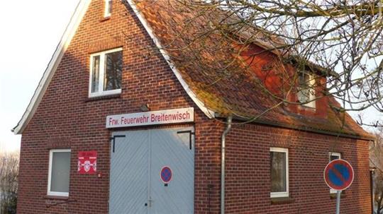 Beim Feuerwehrgerätehaus in Breitenwisch wurde die Tür aufgebrochen.