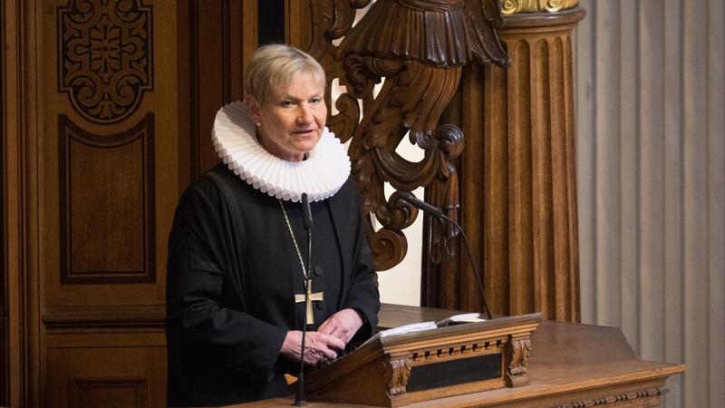 Beim Gedenkgottesdienst im Berliner Dom würdigte die EKD-Ratsvorsitzende, Bischöfin Kirsten Fehrs, die Vorbildfunktion Schäubles.
