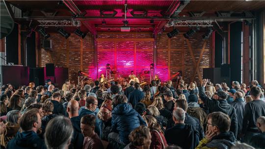 Beim Hanse Song Festival treten am 17. Mai 2025 insgesamt 23 Künstler und Bands auf.