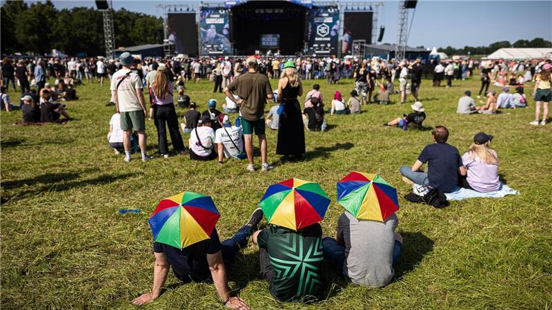 Nach Gewitter-Zwangspause: Hurricane-Festival geht weiter Beim Hurricane-Festival war es teilweise sehr heiß.