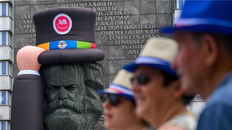 Beim Hutfestival bekam auch das überregional bekannte Wahrzeichen der Stadt eine Kopfbedeckung verpasst (Archivbild)