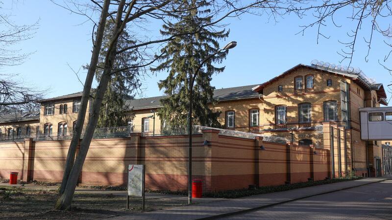Zwei Männer fliehen aus Berliner Maßregelvollzug Beim Maßregelvollzug handelt es sich um ein gesichertes Krankenhaus.