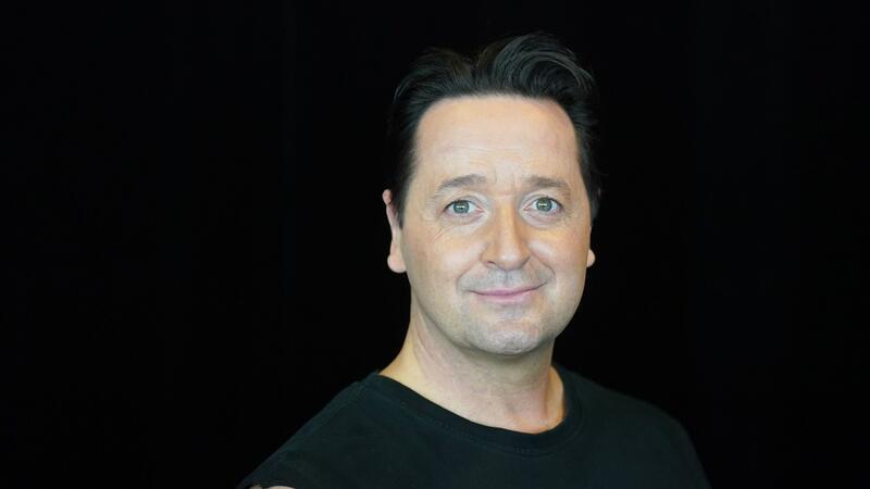„König der Löwen“-Darsteller feiert Rekord-Jubiläum Beim Musical „König der Löwen“ im Hamburger Hafen gehört Joachim Benoit seit der ersten Show zum Ensemble. (Archivbild)