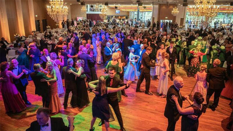 Beim Opernball im Stadeum wird wieder getanzt und gefeiert.