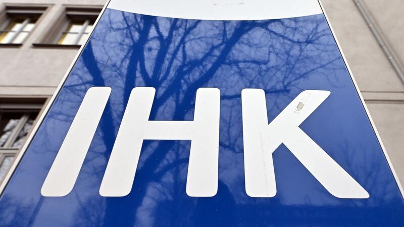 Mitarbeiterbindung im Fokus: IHK Stade lädt Unternehmer zum Personalnetzwerk ein Beim Personalnetzwerktreffen der IHK Stade können Unternehmer von Experten lernen und sich mit anderen Unternehmern austauschen.