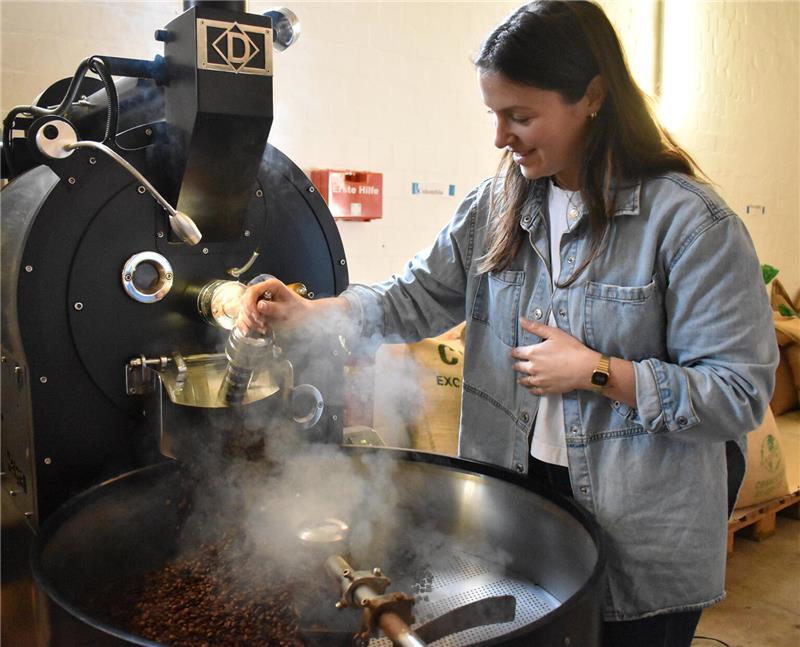 Beim Rösten sind alle Sinne gefragt.