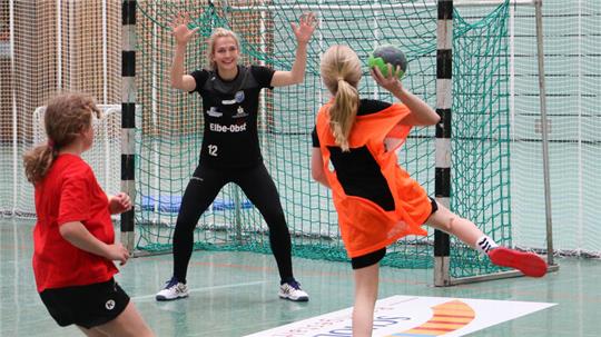 Beim „Star Day“ können die Kinder versuchen, Tore gegen BSV-Torhüterin Marie Andresen zu erzielen.