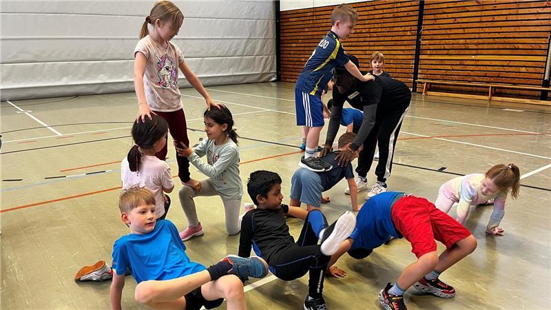Beim Tanz-Workshop an der Rotkäppchen-Schule.