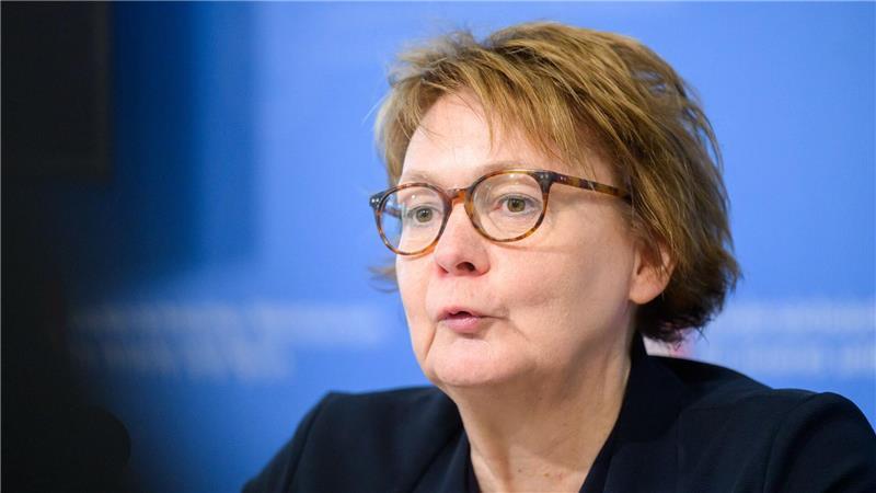 Beim Thema soziale Medien sieht Innenministerin Behrens vor allem mehr Aufklärungsbedarf für Eltern und Kinder. (Archivbild)