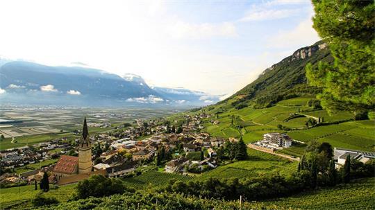 Beim Wandern in Südtirol ist ein 66 Jahre alter Deutscher tödlich verunglückt. (Archivbild)