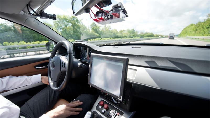 Beim automatisierten Fahren gehen Bosch und VW künftig getrennt Wege. (Archivbild)