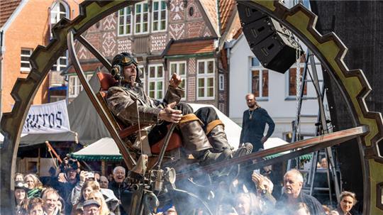 Beim diesjährigen Steampunk Festival warten die Künstler des Aethercircus wieder mit neuen, kuriosen Maschinenbauten auf.