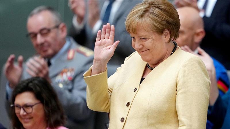 Merkel gratuliert Merz: Wünsche Kraft, Fortune und Freude Beim gescheiterten ersten Kanzler-Wahlgang von Friedrich Merz saß Angela Merkel auf der Ehrentribüne. Beim zweiten Anlauf fehlte die Altkanzlerin. Die Gratulation kam später auf einem anderen Weg.