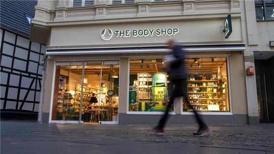 Beim insolventen deutschen Ableger des Kosmetikhändlers Body Shop sollen vorerst keine Filialen geschlossen werden.