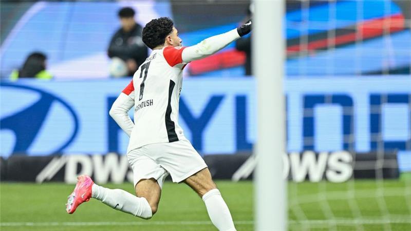 Glanz vor dem Abschied: Marmoush trifft und serviert Bejubelt sein Tor: Starspieler Omar Marmoush.