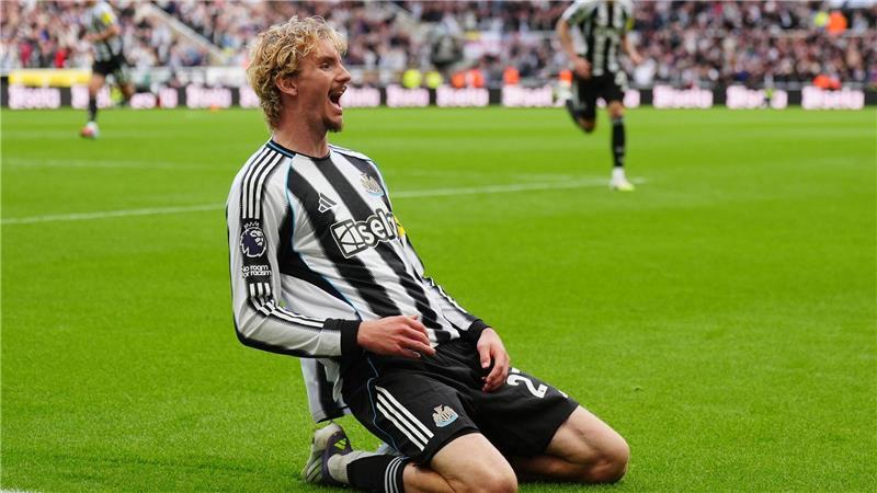 Debüt mit Siegtor: Woltemade feiert perfekten Einstand Bejubelt seinen ersten Treffer in der Premier League: Nick Woltemade.