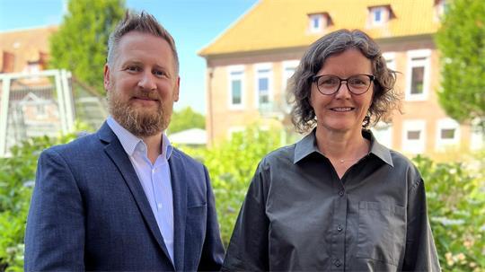 Bekannte Gesichter übernehmen nun mehr Verantwortung: Dr. Mareke Claußen ist die neue Leitung des Amtes Veterinärwesen und Verbraucherschutz, Sascha Weiß hat die Leitung vom Amt Jugendhaus am Vorwerk übernommen.