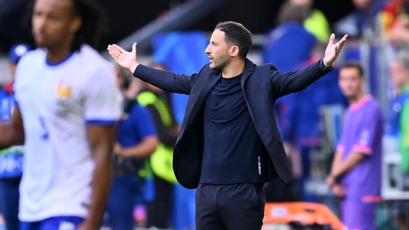 Kritik an Trainer Tedesco nach Belgiens Aus Belgiens Nationaltrainer Domenico Tedesco steht in der Kritik.