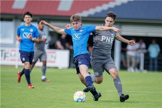 Bendix Kruse will den Ball im zentralen Mittelfeld „immer haben“. Foto: Struwe