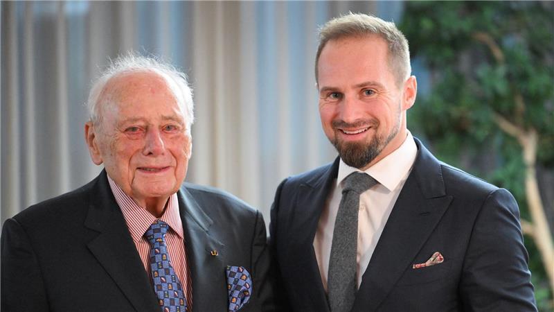 Reinhold Würth: Unternehmer, Kunstsammler, Tagebuchschreiber Benjamin Würth (r) hat am 1. Januar von seinem Großvater (l) den Vorsitz des Stiftungsaufsichtsrats übernommen. (Archivbild)