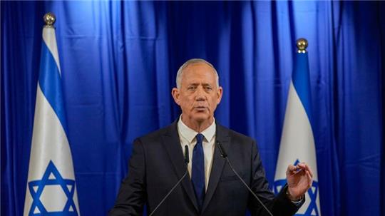 Benny Gantz verlässt wegen Meinungsverschiedenheiten über die Zukunft des Gazastreifens die in Israel gebildete Notstandsregierung.