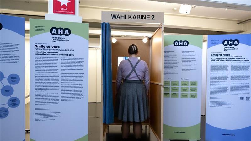 Kunstprojekt: Wenn die KI für einen wählt Bequem - oder gefährlich? Wenn die KI für einen wählt.