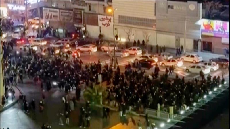 Bereits am Donnerstag war es in der Hauptstadt des Irans zu massiven Protesten gegen die Staatsführung gekommen.