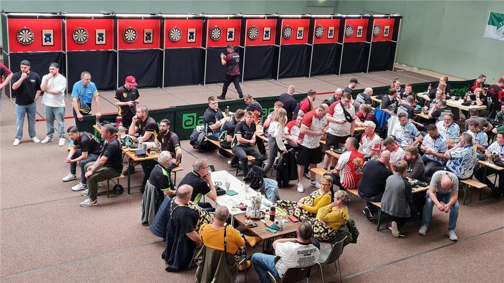 Bereits am Donnerstagabend begann der Aufbau für die Turniere am Freitag und Sam...