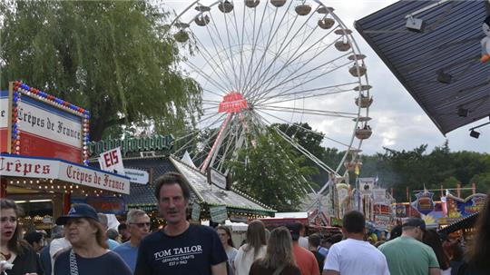 Bereits am Sonnabend, kurz nach der Eröffnung, strömten die Besucher auf den Pfingstmarkt.