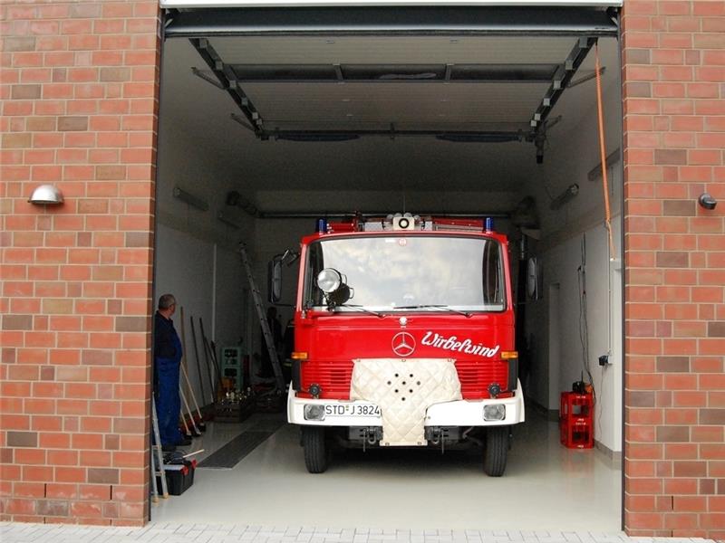 Bereits bei der Inbetriebnahme 2008 entsprach das Gerätehaus in Mittelnkirchen nicht denn Vorgaben von Feuerwehrunfallkasse & Co. Foto TAGEBLATT-Archiv