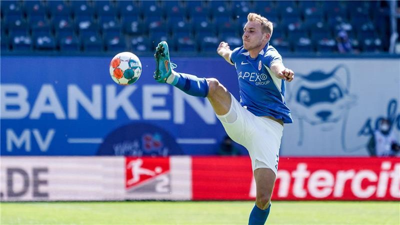 Bereits bis 2022 spielte Becker beim S04. 