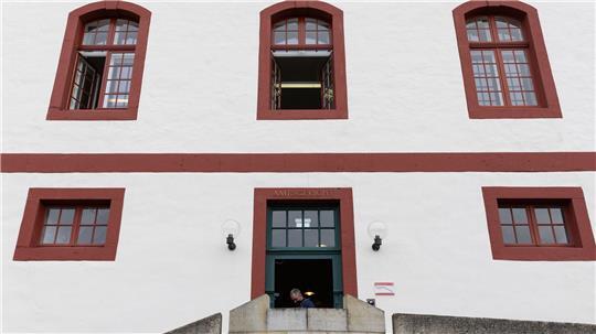 Bereits im Jahr 2023 waren beide Tierärzte unter anderem wegen Verstoßes gegen das Tierschutzgesetz angeklagt. (Symbolbild)