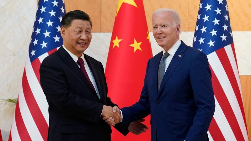 Peking fordert vor Xi-Biden-Treffen Zugeständnisse von USA Bereits im vergangenem November kamen US-Präsident Biden und Chinas Staatschef Xi zu einem bilateralem Treffen zusammen.