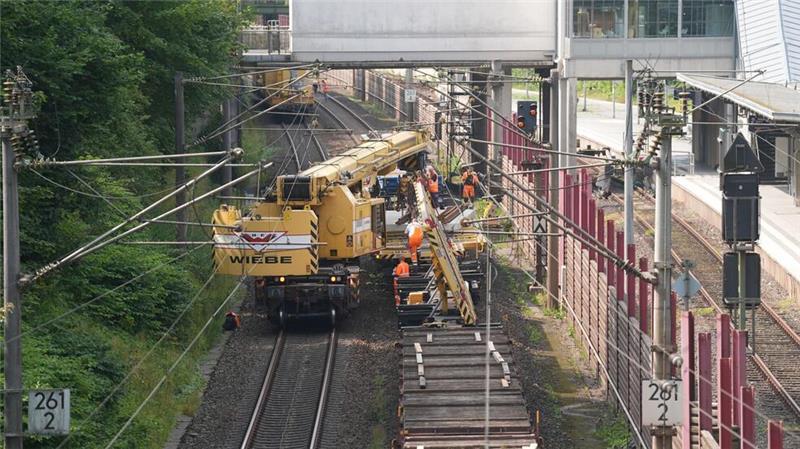 Bahn-Manager: Sanierung Hamburg-Berlin nur Zwischenschritt Bereits im vergangenen Jahr wurde an der Bahnstrecke zwischen Berlin und Hamburg gebaut. (Archivbild)
